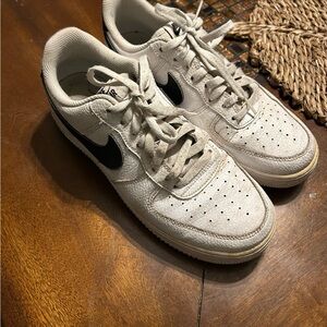 White Nike Sneakers men’s size 10